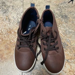 Carter’s Boys leather sneaker